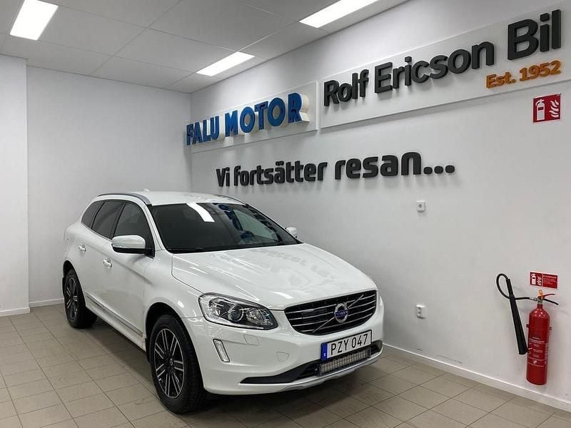 Vit Begagnad 2017 Volvo XC60 Standard SUV | 209 500 kr (Bra pris) - Bild 1/4