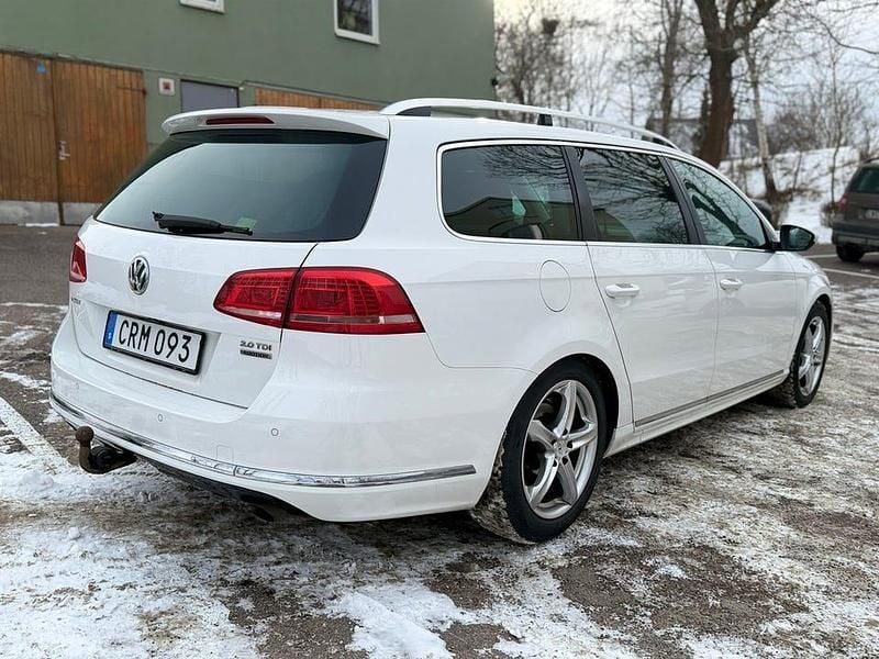 Begagnad VW Passat R-line 177 HK (130 kW) 2014 Vit Kombi