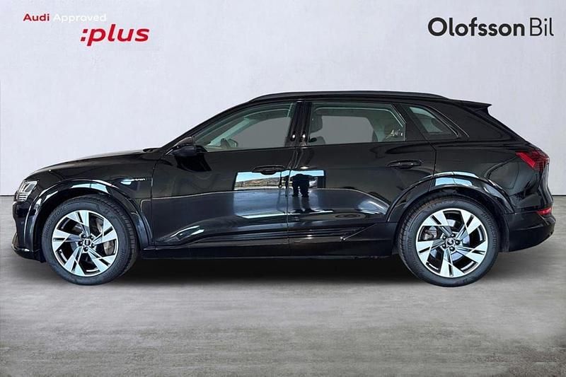 Svart Begagnad 2022 Audi e-tron Proline SUV | 399 900 kr (Marknadspris) - Bild 1/3