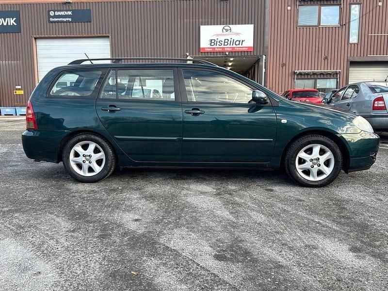 Begagnad Toyota Corolla 110 HK (80 kW) 2007 Grön Kombi