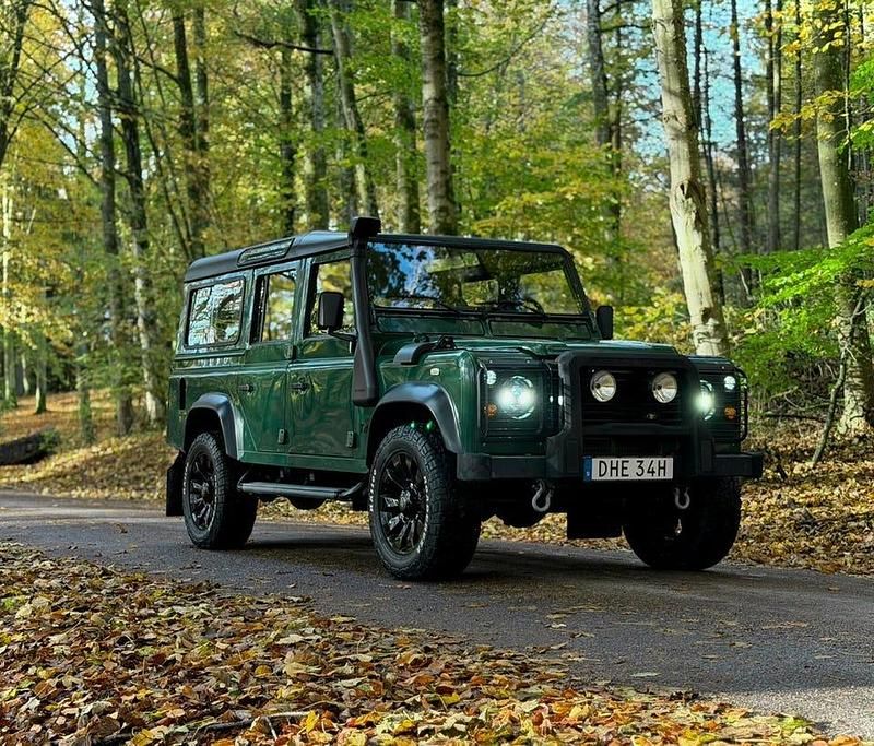 Begagnad Land Rover Defender 122 HK (89 kW) 2006 Mörkgrön (grön) Kombi