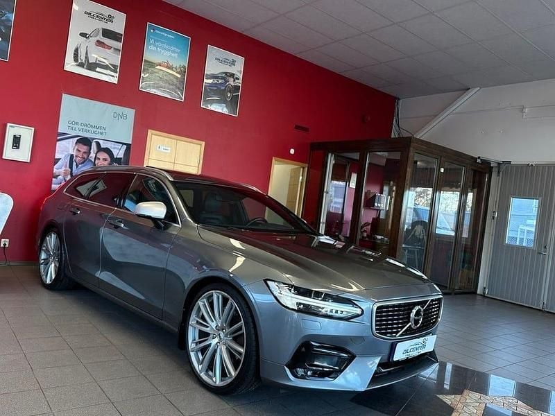 Begagnad Volvo V90 R-Design 310 HK (228 kW) 2018 Grå Kombi