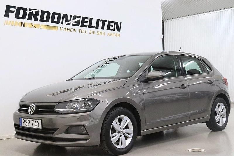 Mörkgrå Begagnad 2019 VW Polo Halvkombi | 149 800 kr (Marknadspris) - Bild 1/4