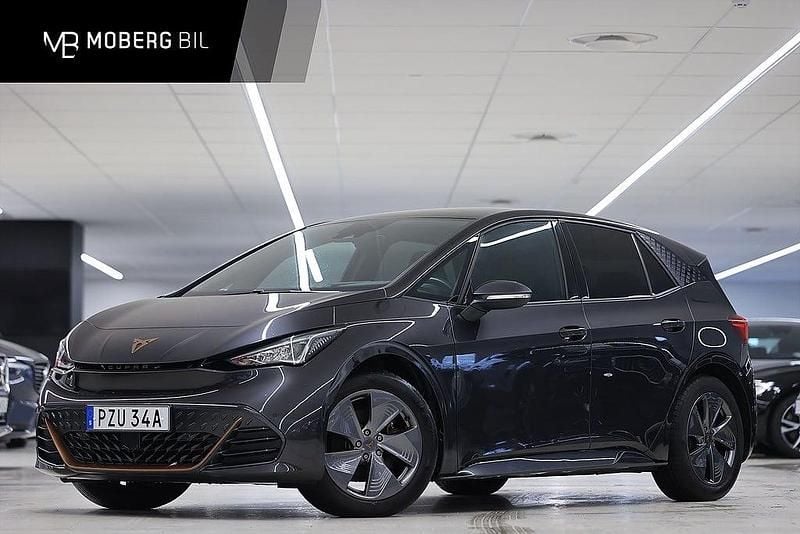 Grå Begagnad 2022 Cupra Born Halvkombi | 239 900 kr (Bra pris) - Bild 1/3