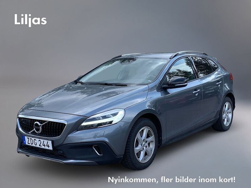 Grå Begagnad 2017 Volvo V40 CC Kombi | 219 000 kr (Marknadspris) - Bild 1/3