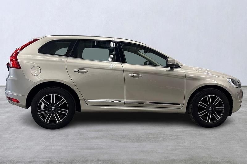 Begagnad Volvo XC60 Standard 190 HK (139 kW) 2017 Ljusbrun SUV