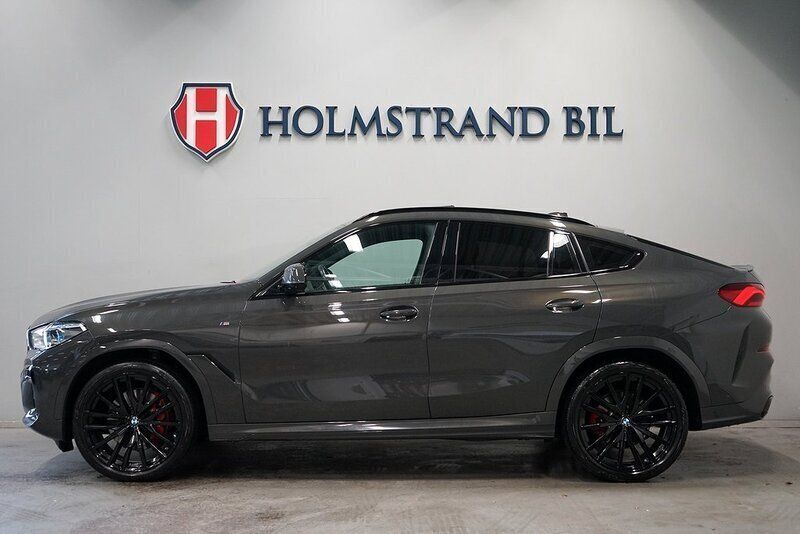 Grå Begagnad 2022 BMW X6 M Sport SUV | 819 900 kr (Marknadspris) - Bild 1/4
