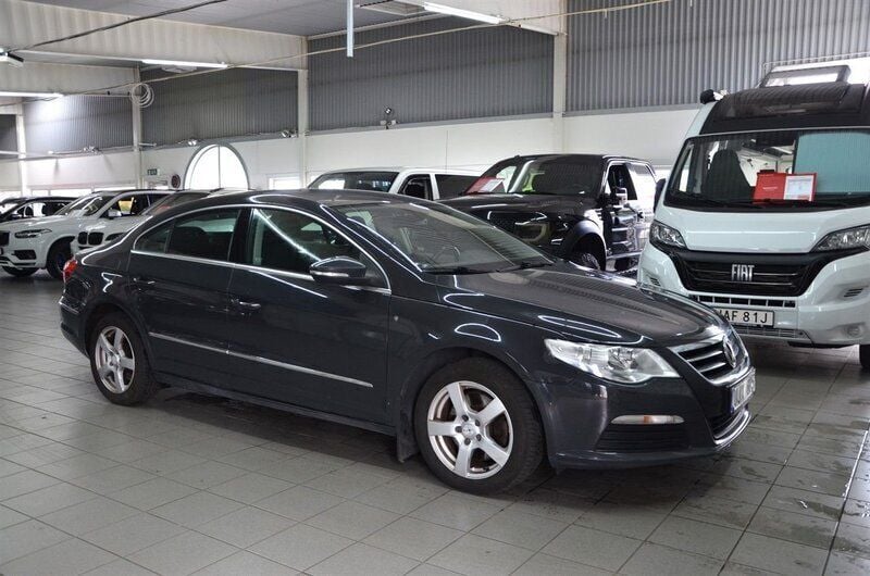 Mörkgrå Begagnad 2011 VW CC Sedan | 74 900 kr (Lite dyr) - Bild 1/4