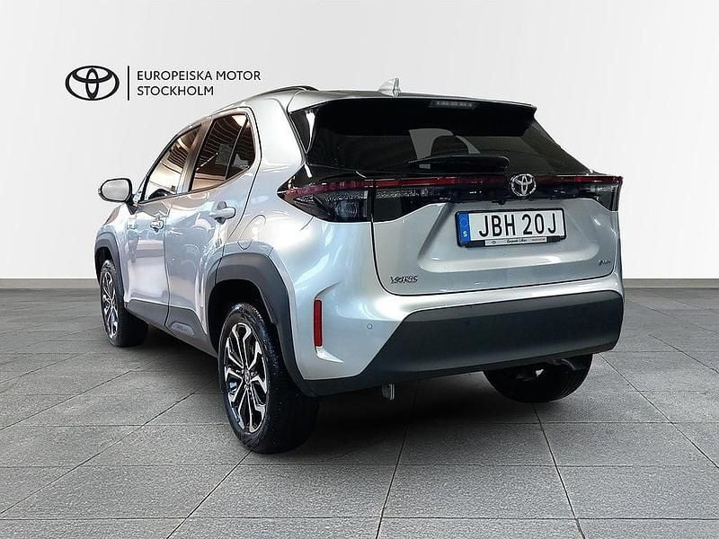 Begagnad Toyota Yaris Cross Active 92 HK (67 kW) 2025 Silver SUV