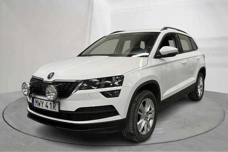 Vit Begagnad 2020 Skoda Karoq SUV | 239 000 kr - Bild 1/4