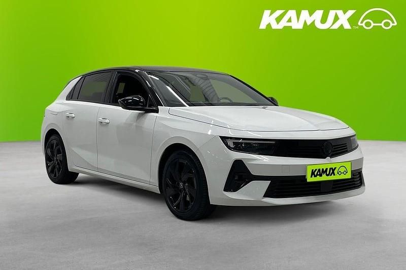 Vit Begagnad 2023 Opel Astra Halvkombi | 212 800 kr (Marknadspris) - Bild 1/3