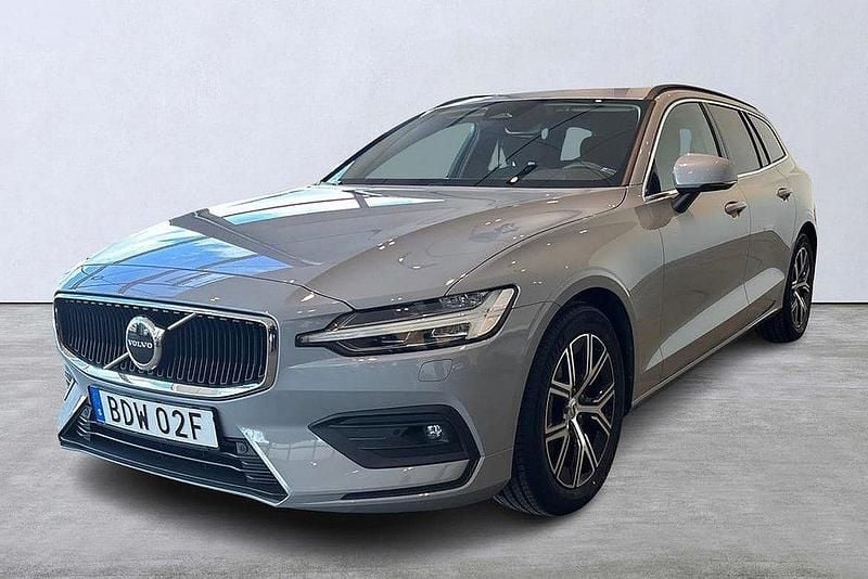 Grå Begagnad 2023 Volvo V60 Core Kombi | 339 900 kr (Bra pris) - Bild 1/4