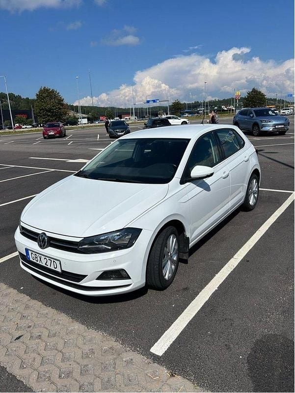 Vit Begagnad 2019 VW Polo Halvkombi | 132 500 kr (Marknadspris) - Bild 1/3