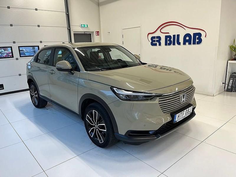 Ljusbrun Begagnad 2022 Honda HR-V Elegance SUV | 254 900 kr (Marknadspris) - Bild 1/4