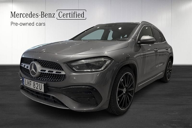 Grå Begagnad 2020 Mercedes GLA200 AMG SUV | 359 900 kr (Lite dyr) - Bild 1/4