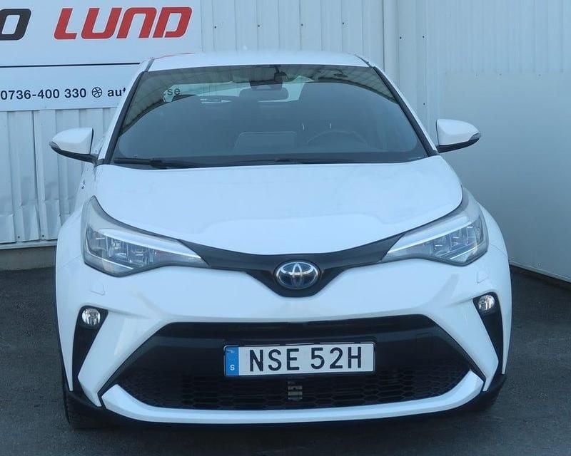 Begagnad Toyota C-HR Active 122 HK (89 kW) 2021 Vit SUV