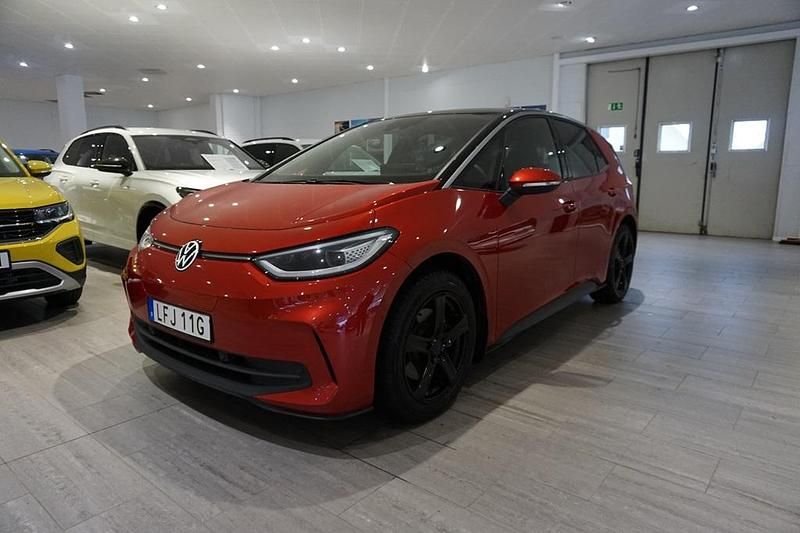 Begagnad VW ID.3 Pro Performance 150 kW (204 HK) 2023 P8a1zr  kings red metall Halvkombi