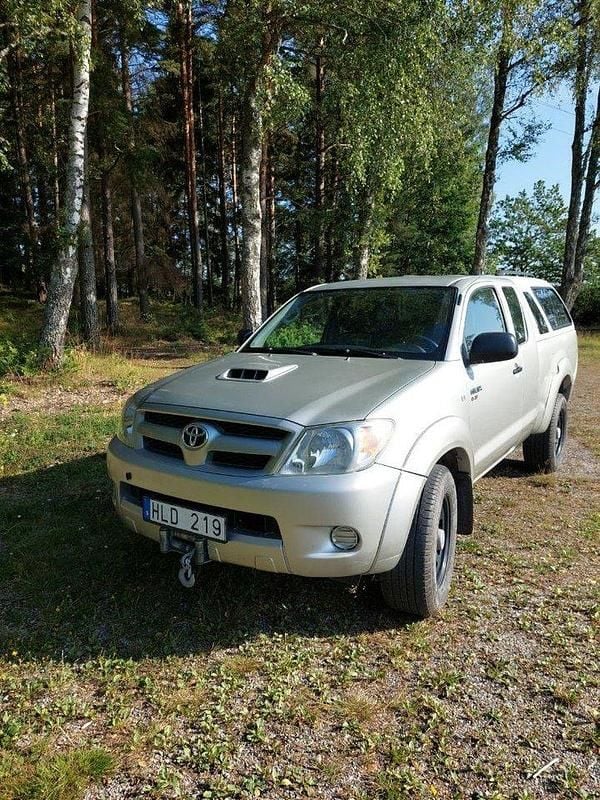 Silver Begagnad 2008 Toyota HiLux Pickup | 116 000 kr (Superpris) - Bild 1/4