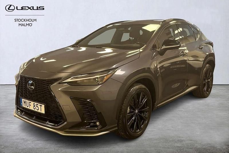 Grå Begagnad 2022 Lexus NX350h Sport Line SUV | 519 000 kr - Bild 1/4