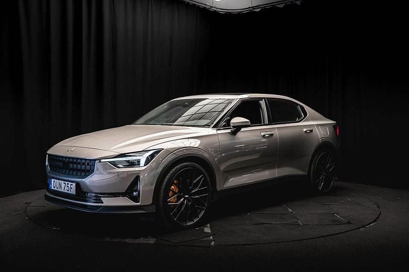 Grå Begagnad 2020 Polestar 2 Performance Sedan | 344 900 kr (Marknadspris) - Bild 1/3