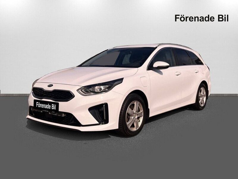 Vit Begagnad 2020 Kia Ceed Sportswagon Advance Kombi | 169 900 kr (Superpris) - Bild 1/4