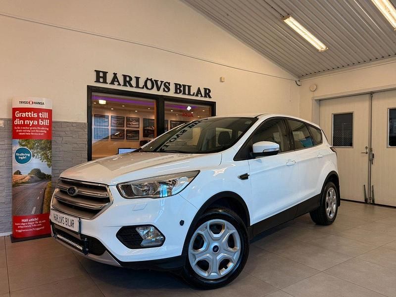 Vit Begagnad 2019 Ford Kuga Trend SUV | 129 900 kr (Dyr) - Bild 1/4