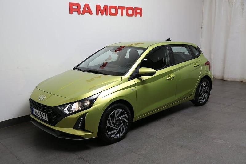 Lucid lime Begagnad 2023 Hyundai i20 Essential Halvkombi | 209 800 kr (Marknadspris) - Bild 1/3