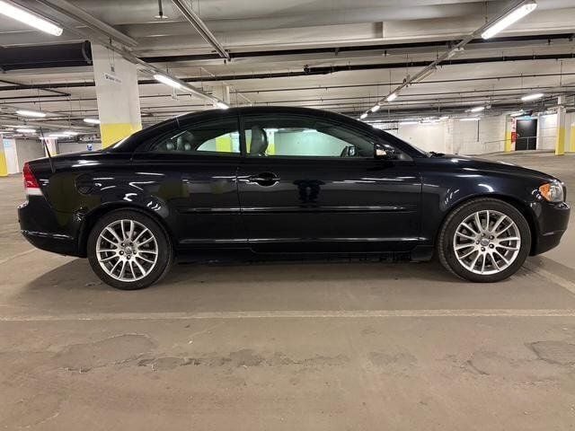 Svart Begagnad 2006 Volvo C70 Summum Cab | 95 000 kr (Superpris) - Bild 1/4