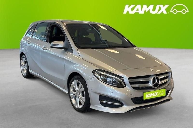 Begagnad Mercedes B180 Urban 122 HK (89 kW) 2015 Silver Minibuss