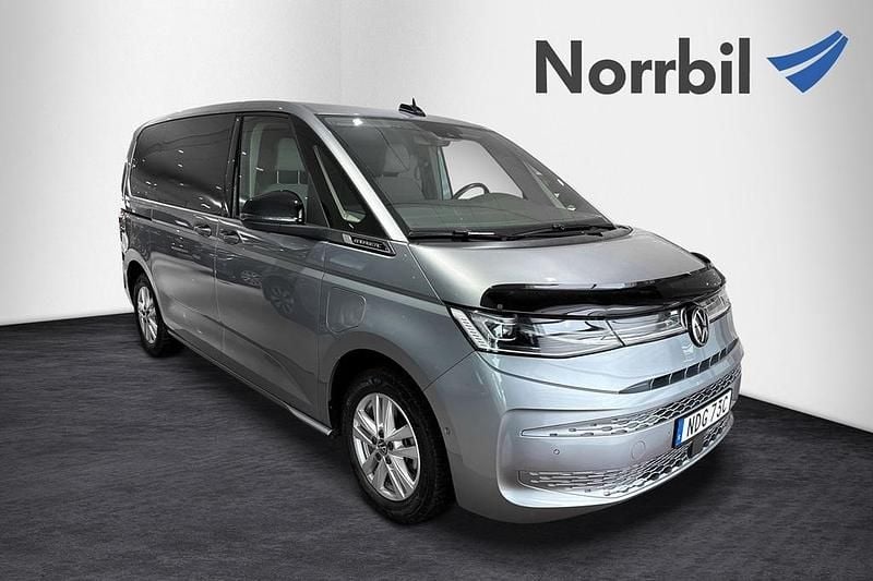 Begagnad VW Multivan Life 150 HK (110 kW) 2021 Blå Van