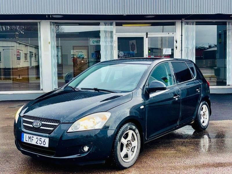 Begagnad Kia Ceed 90 HK (66 kW) 2010 Halvkombi