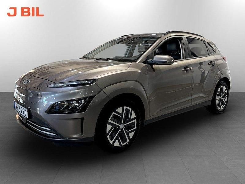 Brun Begagnad 2022 Hyundai Kona Essential SUV | 199 900 kr (Marknadspris) - Bild 1/4