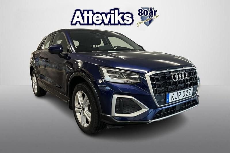 Blå Begagnad 2024 Audi Q2 Advanced Plus SUV | 269 900 kr (Marknadspris) - Bild 1/4