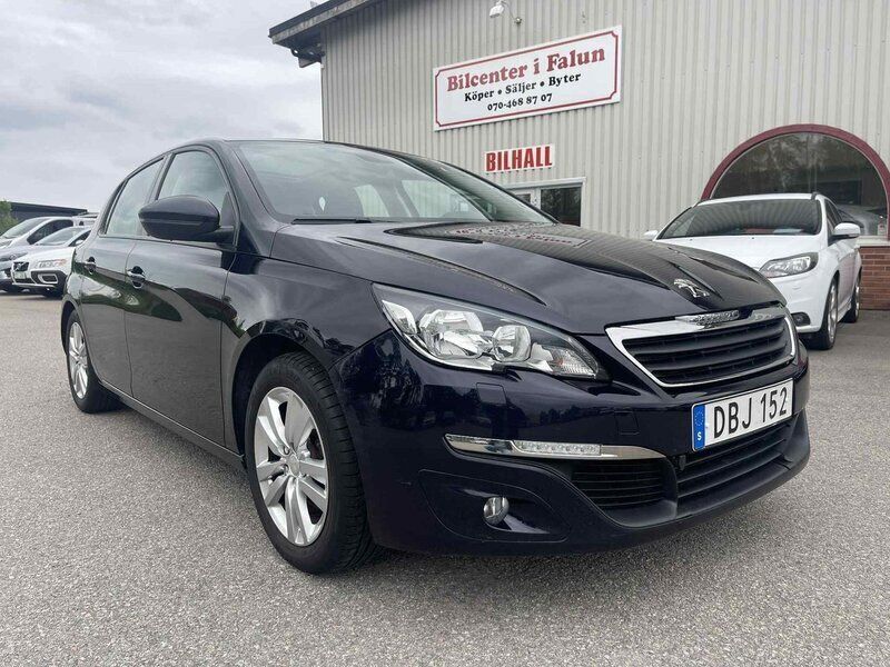 Mörkblå Begagnad 2013 Peugeot 308 Active Halvkombi | 79 900 kr (Marknadspris) - Bild 1/4