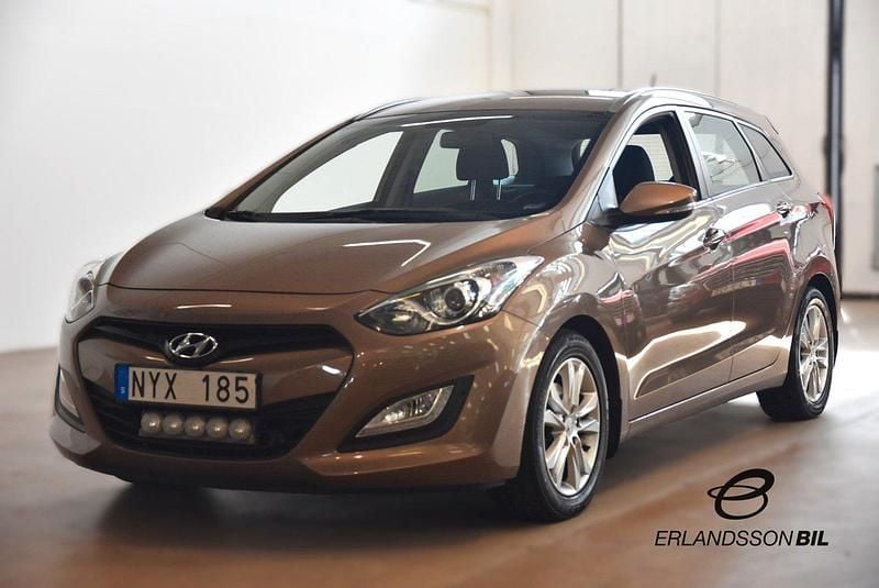 Ljusbrun Begagnad 2013 Hyundai i30 Kombi | 114 900 kr (Marknadspris) - Bild 1/4