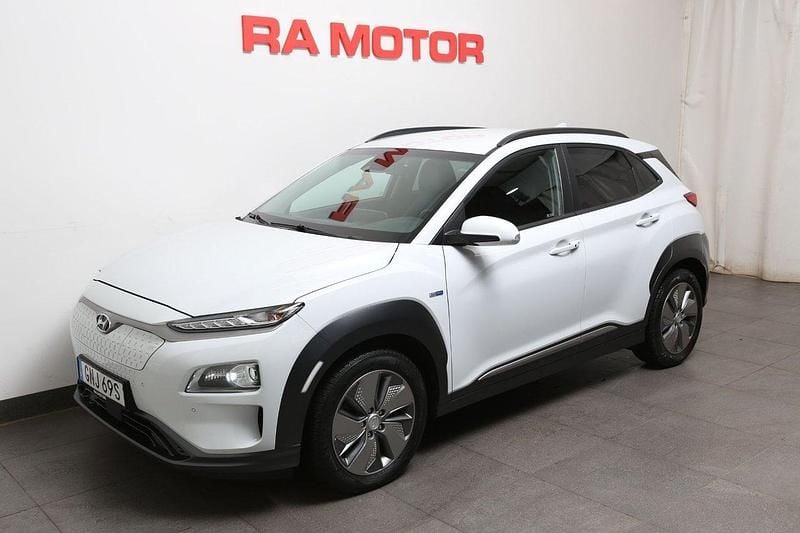 Vit Begagnad 2020 Hyundai Kona Advanced SUV | 189 900 kr (Bra pris) - Bild 1/3