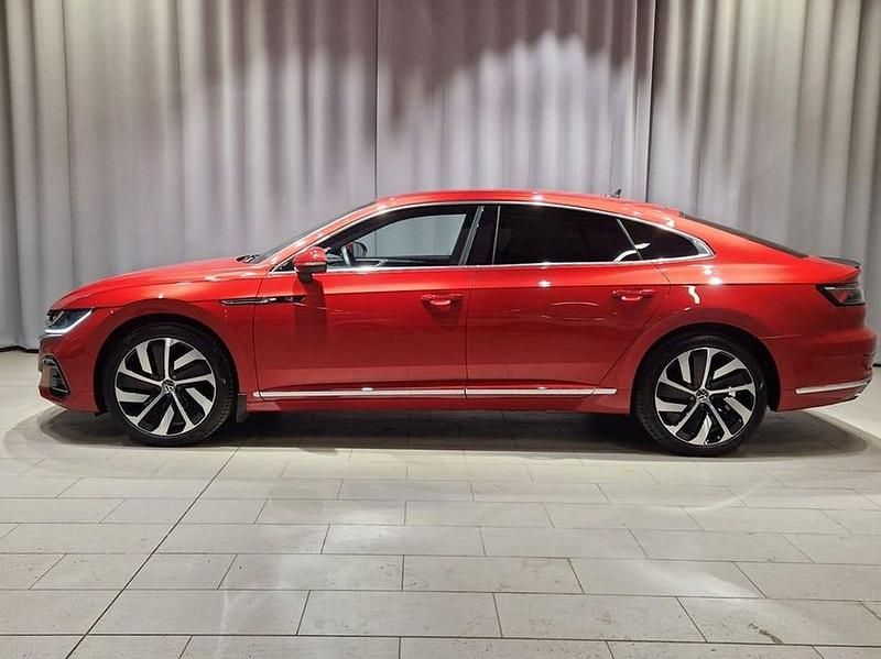 Begagnad VW Arteon R-line 220 HK (161 kW) 2022 Röd