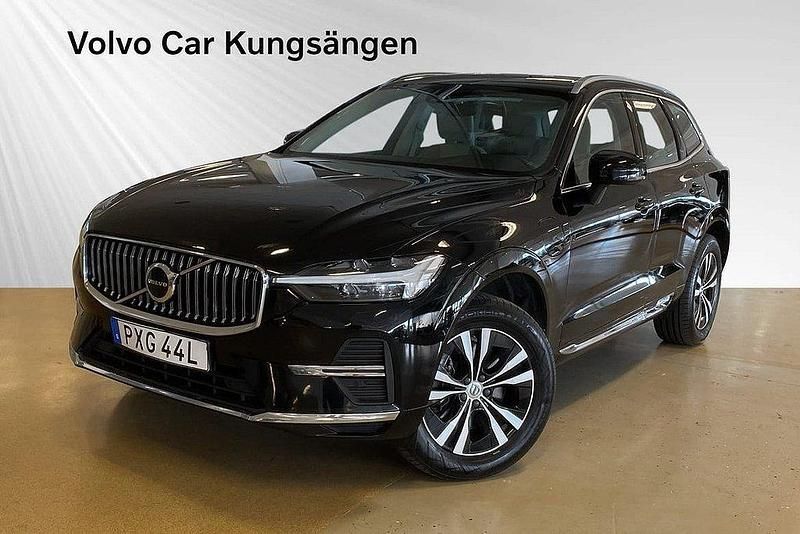 Svart Begagnad 2022 Volvo XC60 Core SUV | 379 900 kr (Bra pris) - Bild 1/4