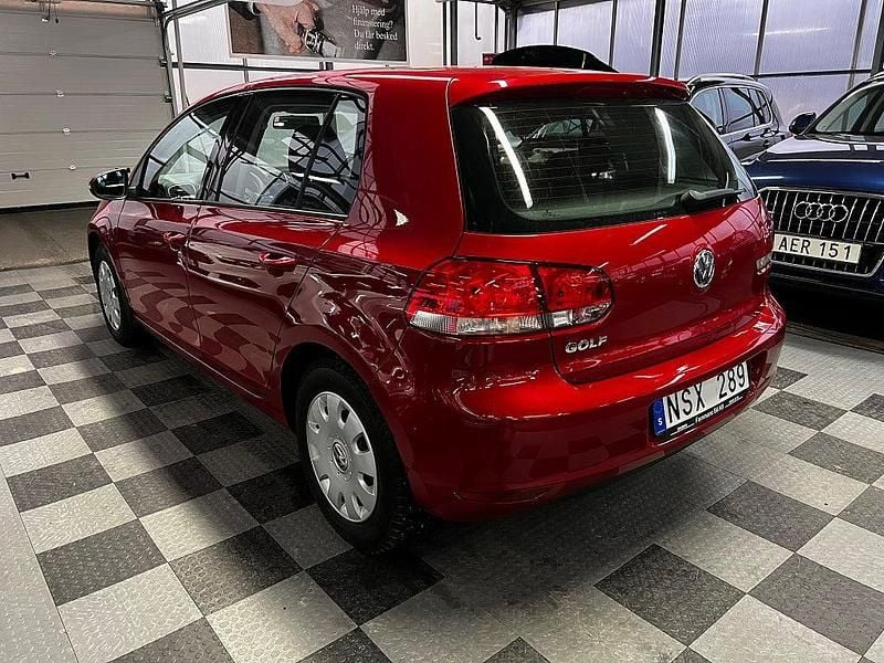 Begagnad VW Golf VI 102 HK (75 kW) 2010 Röd Halvkombi
