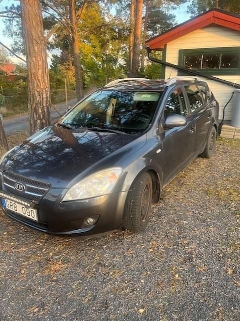 Grå Begagnad 2008 Kia Ceed Sportswagon 4 Kombi | 18 500 kr (Superpris) - Bild 1/4