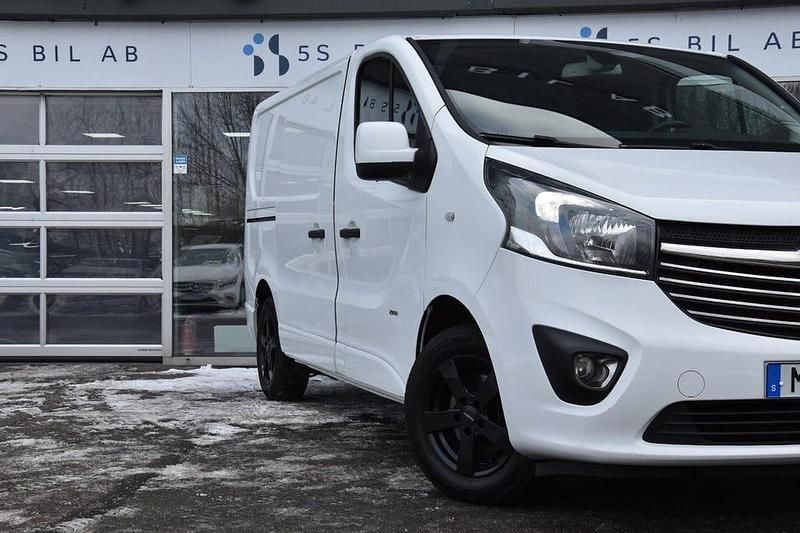 Begagnad Opel Vivaro 120 HK (88 kW) 2016 Vit Minibuss