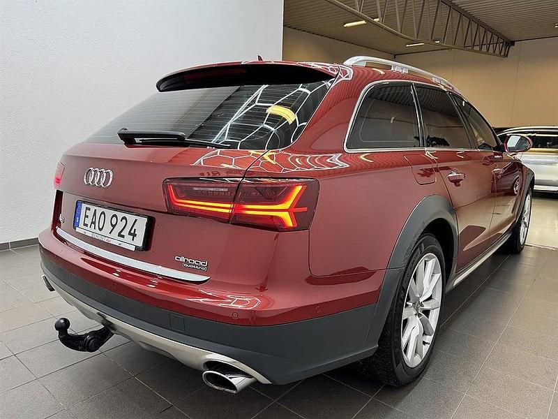 Begagnad Audi A6 Allroad 320 HK (235 kW) 2015 Röd Kombi