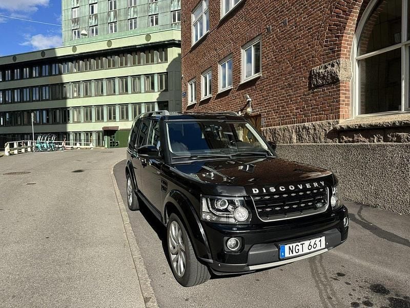 Svart Begagnad 2016 Land Rover Discovery 4 SUV | 299 000 kr (Marknadspris) - Bild 1/4