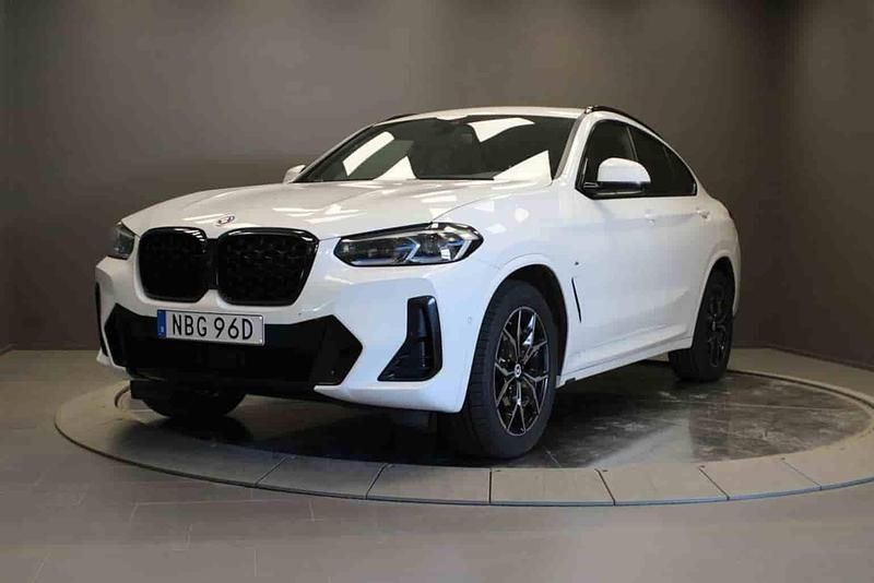 Vit Begagnad 2023 BMW X4 SUV | 539 000 kr - Bild 1/1