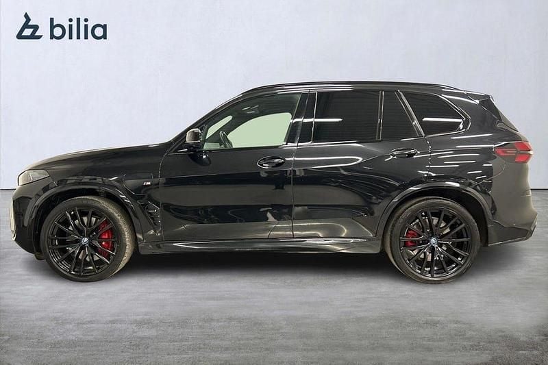 Begagnad BMW X5 Comfort Edition 490 HK (360 kW) 2023 Svart SUV