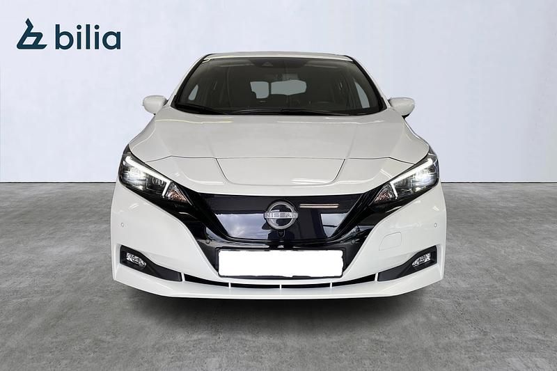 Begagnad Nissan Leaf 161 kW (219 HK) 2022 Vit Halvkombi
