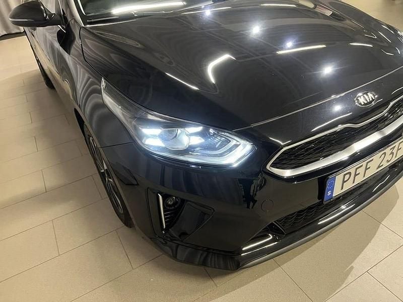 Begagnad Kia Ceed Advance 141 HK (103 kW) 2021 Svart Halvkombi