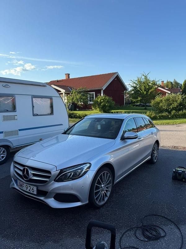 Silver Begagnad 2016 Mercedes C220 Kombi | 156 000 kr (Bra pris) - Bild 1/4