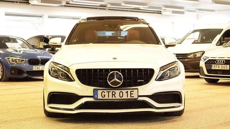 Begagnad Mercedes C63 AMG AMG 476 HK (350 kW) 2018 Vit Kombi