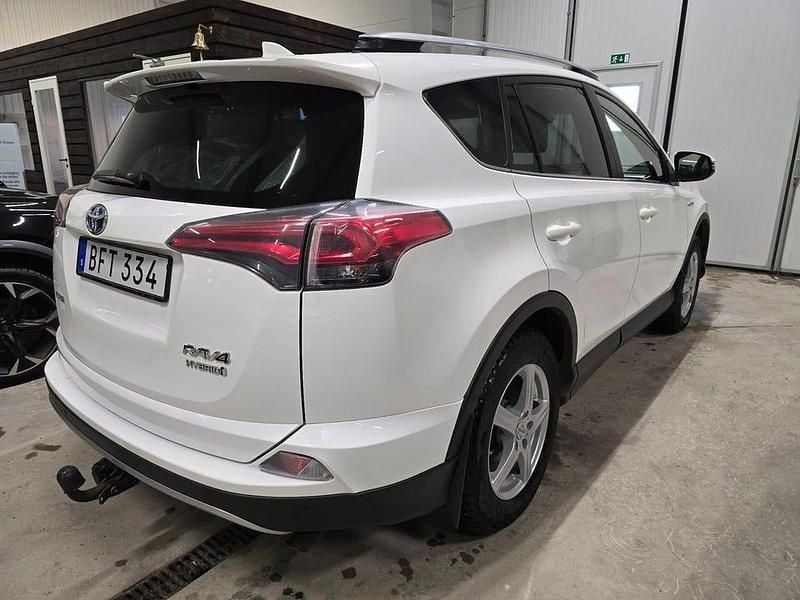 Begagnad Toyota RAV4 Hybrid Executive 197 HK (144 kW) 2018 Vit SUV